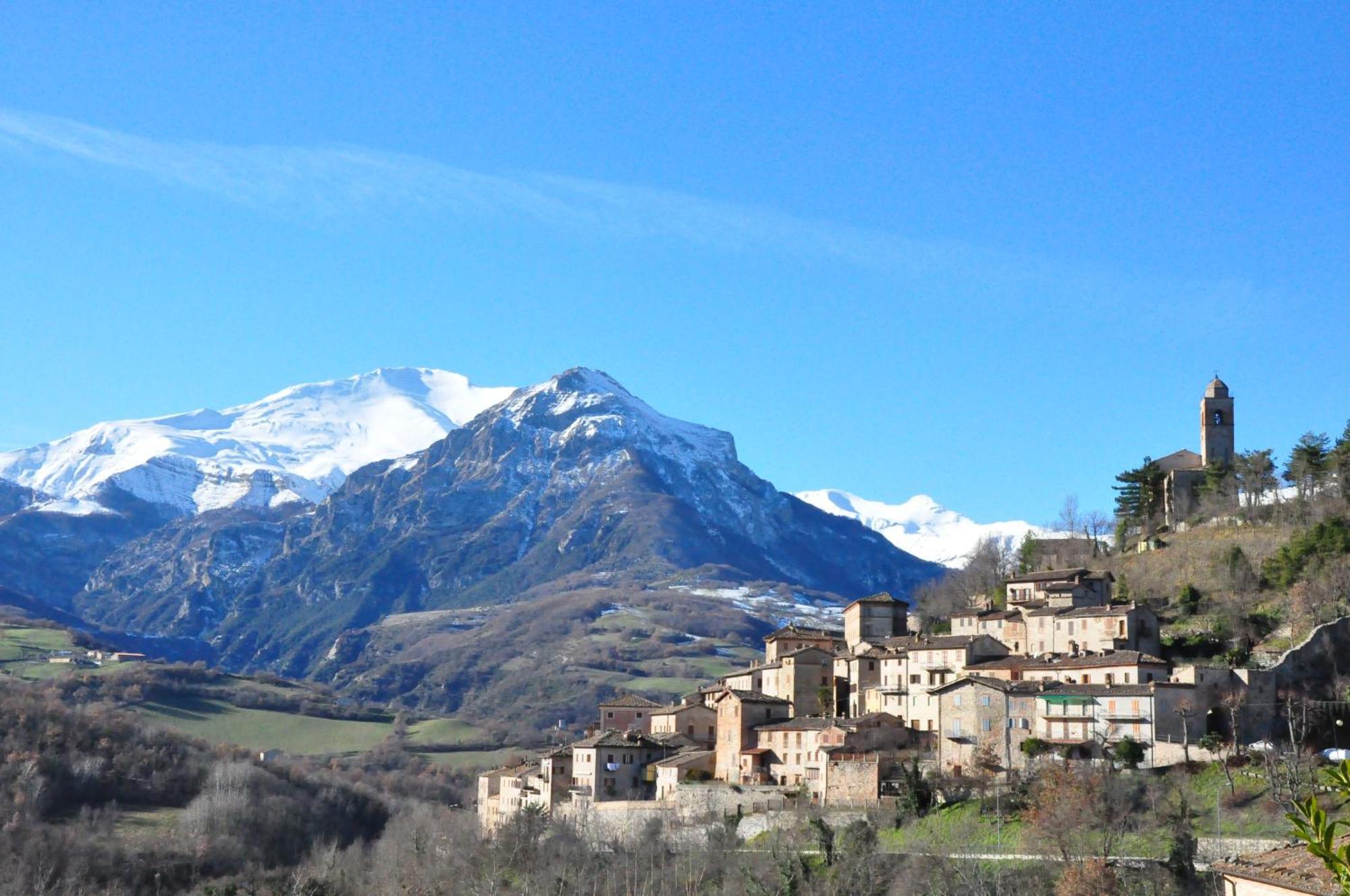Agriturismo Le Castellare モンテモーナコ エクステリア 写真
